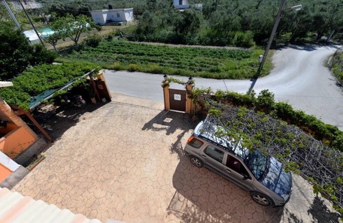 Psarou Villa | Cozy, charming villa for families and friends located in crystal blue Zakynthos.