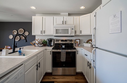Chelan Condo | Cozy Chelan Condo, Lake & Mountain Views