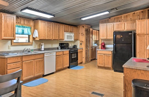 Ranchvale House | Cozy Clovis Getaway w/ Patio: 6 Mi to Town!