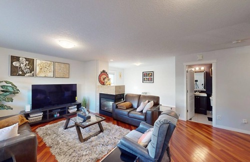 Cougar Ridge House | Cozy&comfy family size house. Beautiful location, near COP. Pet friendly &Clean.