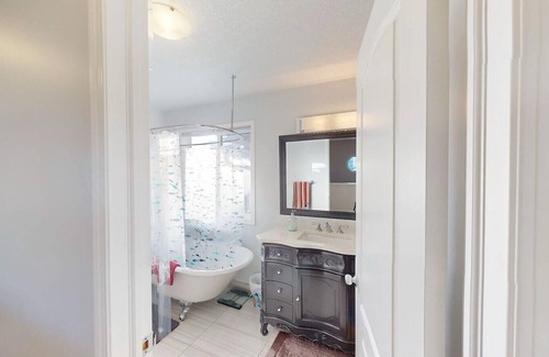 Cougar Ridge House | Cozy&comfy family size house. Beautiful location, near COP. Pet friendly &Clean.
