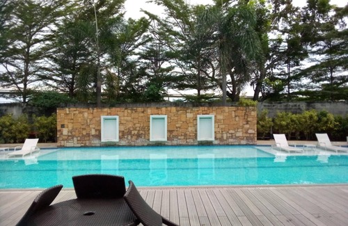 Talomo District Condo | Cozy condo in nice Davao City with AC, WiFi, fitness room