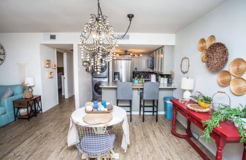 Raintree Condo | Cozy Condo W/Pool Walk to Park & View