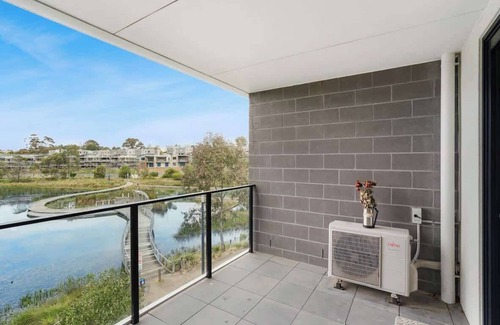 Bundoora Apartment | Cozy & Convenient Bundoora Apt withparking
