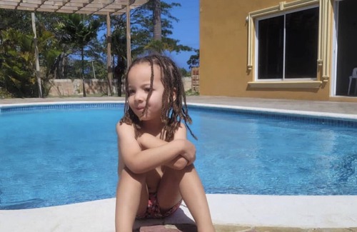 Runaway Bay Apartment | Cozy, convenient, kid friendly apartment, 5 mins walk from beach a