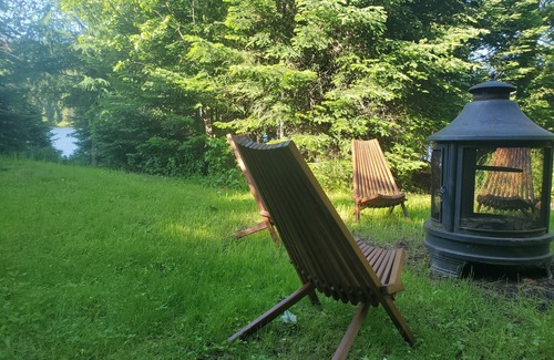 St-Adolphe-d'Howard Cottage | Cozy Cottage Getaway, 1hr from the city in St-Adolphe-d'Howard on Lac Travers.