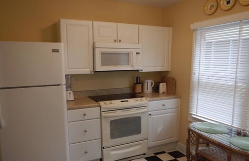 Historic District Cottage | Cozy Cottage in the Heart of Historic District!