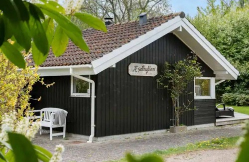 Dronningmolle House | Cozy cottage just 200 m from the beach