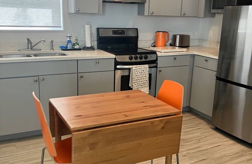 Fernandina Beach Cottage | Cozy cottage near 6 pickleball courts & just over a mile to town or beach!