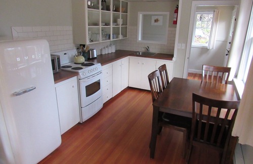 Sooke Cottage | Cozy Cottage Near To Trails