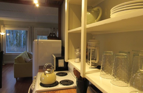 Sooke Cottage | Cozy Cottage Near To Trails