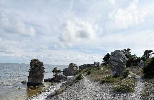 Larbro Apartment | Cozy cottage on Gotland with sauna near salty baths
