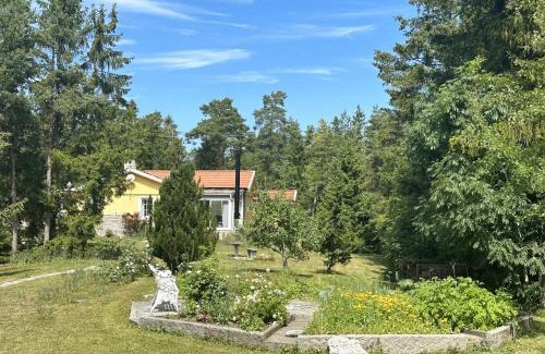 Larbro Apartment | Cozy cottage on Gotland with sauna near salty baths