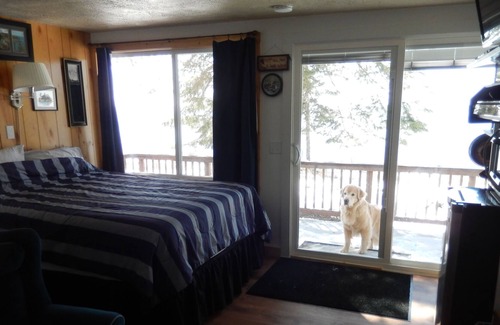 Grand Marais Cottage | Cozy Cottage on Shore of Lake Superior and the Flute Reed River