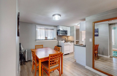 Hulls Cove House | Cozy cottage on the coast with deck, enclosed yard & kitchen - perfect location