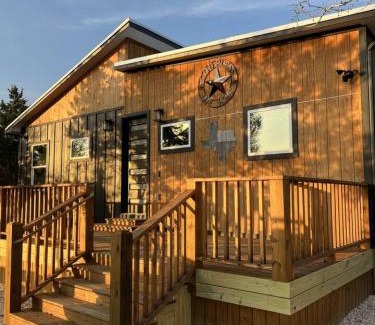 Cedar Creek House | Cozy Cottage Retreat in Nature