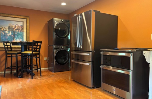 Corvallis Cottage | Cozy cottage retreat surrounded by acres of private forest and trails