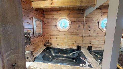 Gatlinburg - Pigeon Forge House | Cozy Cottage Unit 1610 Cabin
