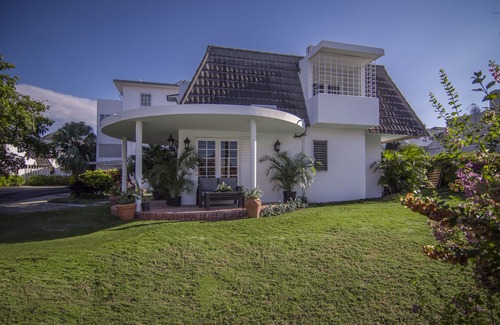 IronShore Estates Cottage | Cozy Cottage with Pool in Resort Area! Family-Friendly