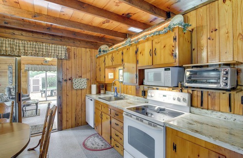 Nekoosa Cottage | Cozy Cottage With Lake Views & Access