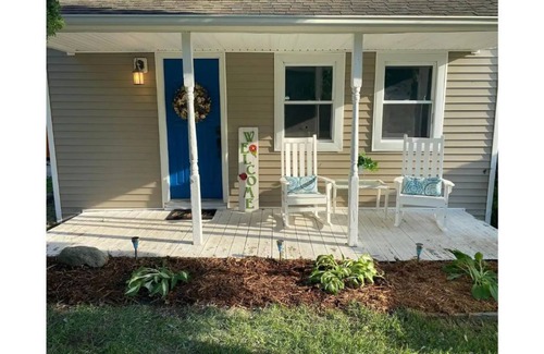 Otter Lake Cottage | Cozy Country at Cedar Cottage- Across from Otter Lake.