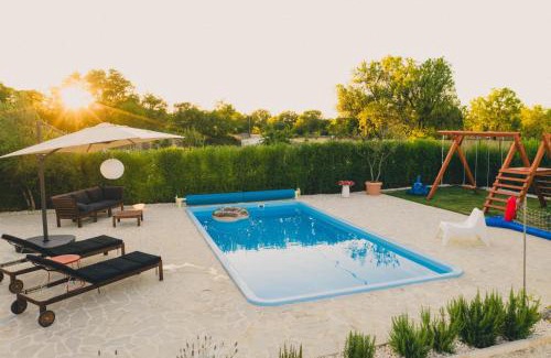 Drnis House | Cozy country home with heated outdoor pool