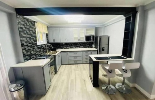 Orange Hill Apartment | Cozy Couples Retreat 2 Bedroom