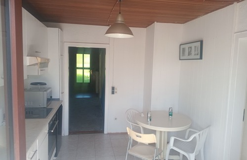 Buchholz in der Nordheide Apartment | Cozy 3-Bed Apartment in Buchholz. Ideal for work &Families.Free Parking & wifi