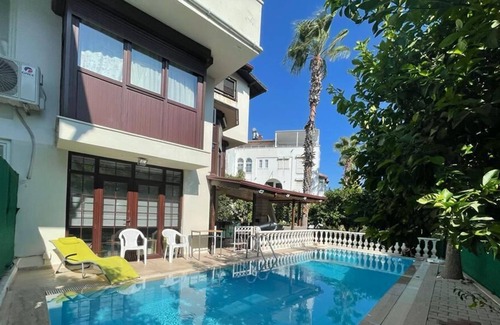 Eski Lara Villa | Cozy detached villa with pool