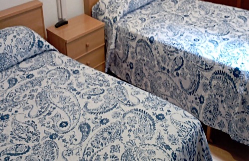 Luarca House | Cozy double room with private bathroom