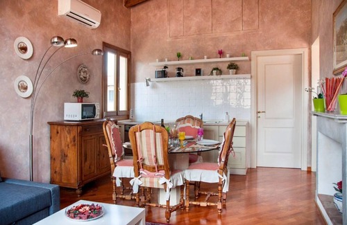 Duomo Apartment | Cozy Duomo View Apartment