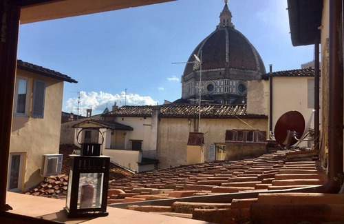 Duomo Apartment | Cozy Duomo View Apartment