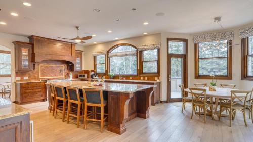 Edwards House | Cozy Edwards Retreat w Fireplace Near Ski Resort Osprey Nest by AvantStay