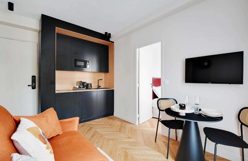 Quartier de Javel Apartment | Cozy Entire Apartment Near the Eiffel Tower