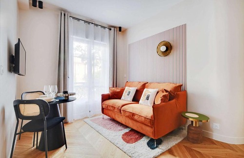 Quartier de Javel Apartment | Cozy Entire Apartment Near the Eiffel Tower
