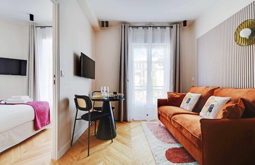 Quartier de Javel Apartment | Cozy Entire Apartment Near the Eiffel Tower