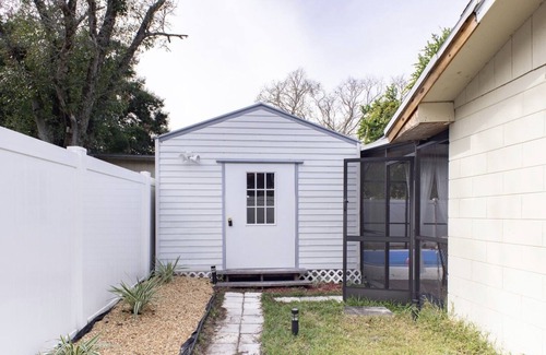 Seffner Community Alliance House | Cozy Escape w/ Pool - minutes from Hardrock