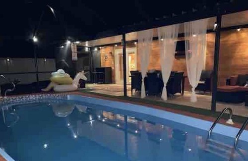 Seffner Community Alliance House | Cozy Escape w/ Pool - minutes from Hardrock