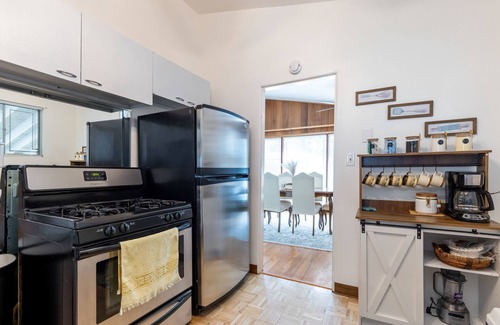 Miller Beach House | Cozy Family Getaway- 4 Blocks From The Beach!