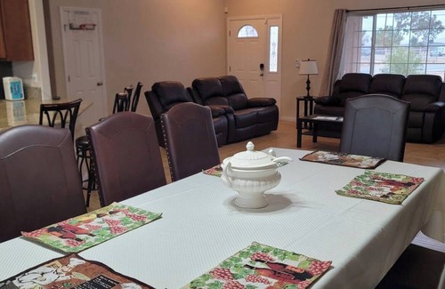 Hesperia House | COZY FAMILY HOME WITH A POOL AND SPA