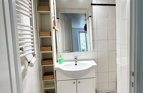 Faubourg-du-Roule Apartment | Cozy Flat Near Champs Elysées