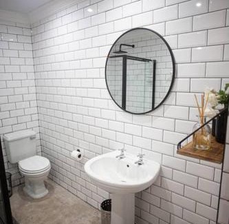 Queenswood Apartment | Cozy Garden Cottage with Solar Power