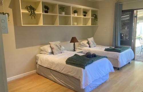 Claremont Apartment | Cozy garden Guest Suite in charming Claremont