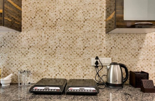 DLF City House | Cozy Getaway: Clean and modern