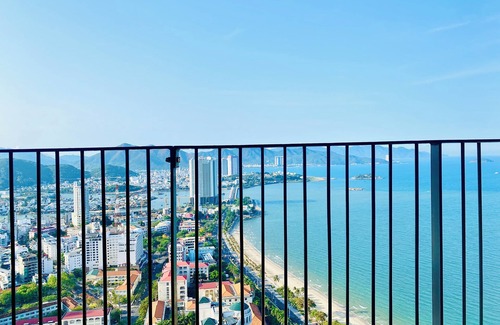 Tran Phu Beach Apartment | Cozy GoldCoast OceanView