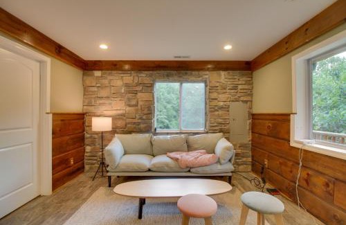 Goode House | Cozy Goode Cabin with Deck about 17 Mi to Lynchburg