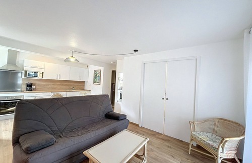 Lamalou-les-Bains Apartment | Cozy Ground Floor Apt with Terrace, Near Town Center & Thermal Baths, Pet-Friendly, Free WiFi