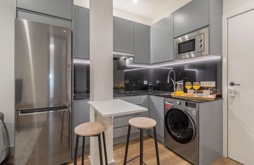 Chamberi Apartment | Cozy Ground-Floor Apartment for 2 in Chamberí Perfect Spot Quevedo IV