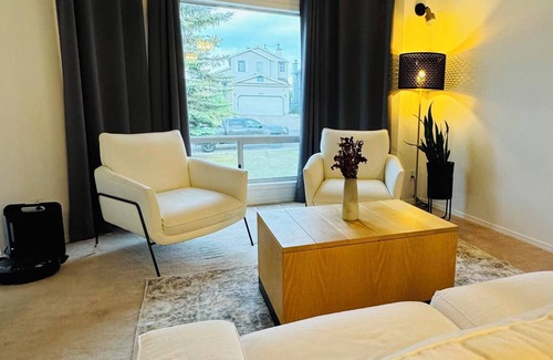 Country Hills House | Cozy Haven 1 Bedroom Only with 2 Double Beds with lots of amenities!