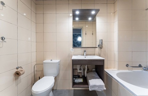 Historical Center Bruges Hotel | Cozy Historical Triple Room in Bruges Center